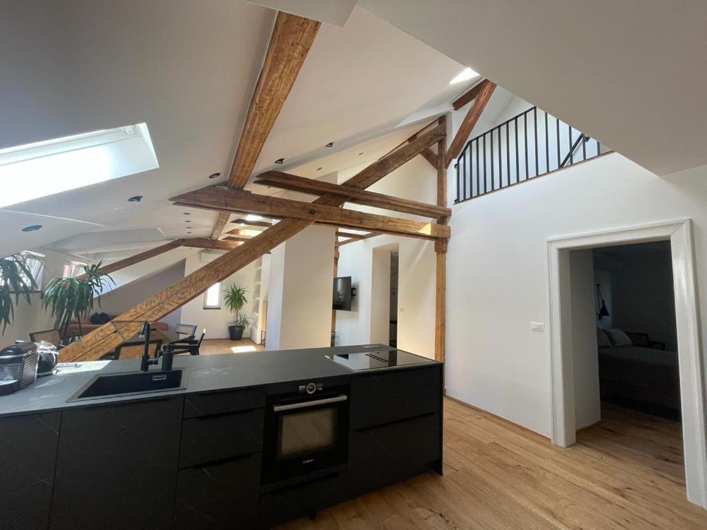 Split Rooftop Loft 外观 照片
