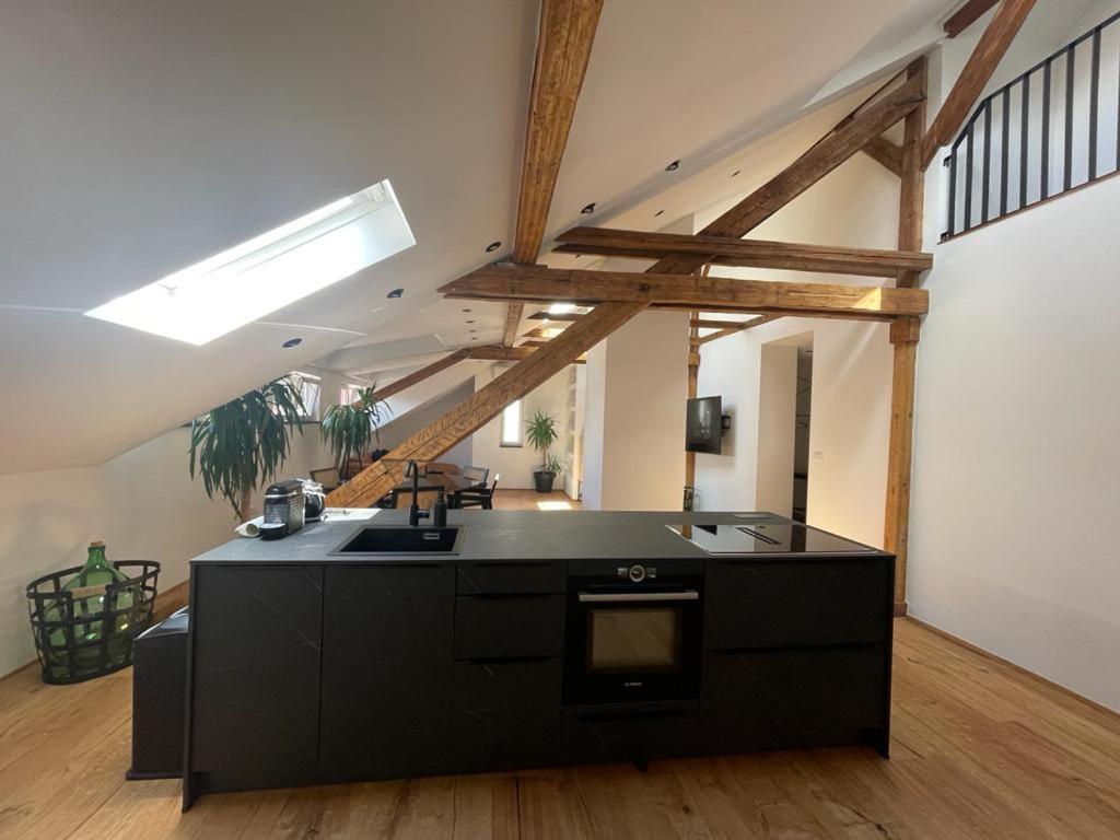 Split Rooftop Loft 外观 照片